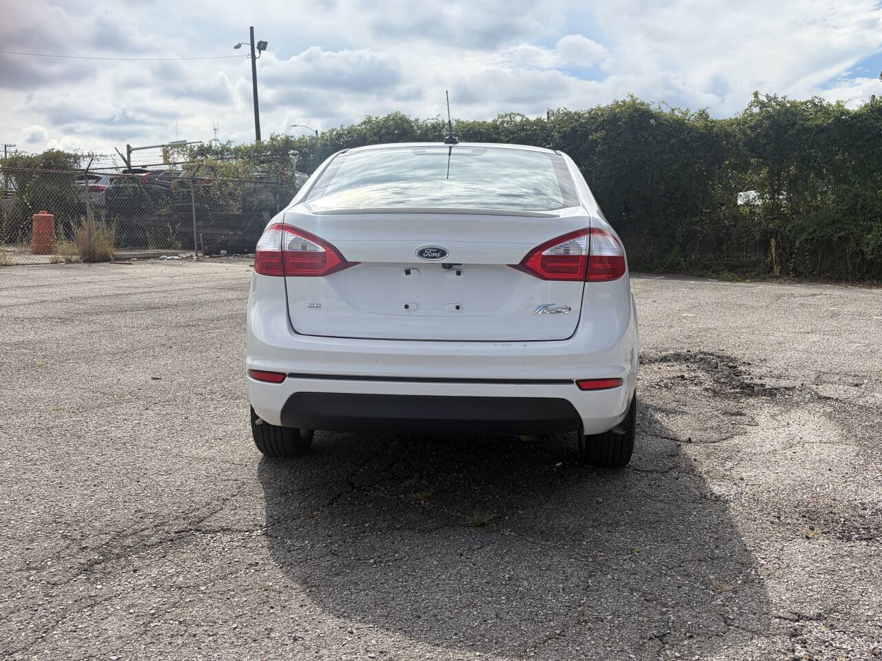 Used 2019 Ford Fiesta SE w/ Equipment Group 201A FWD image 4