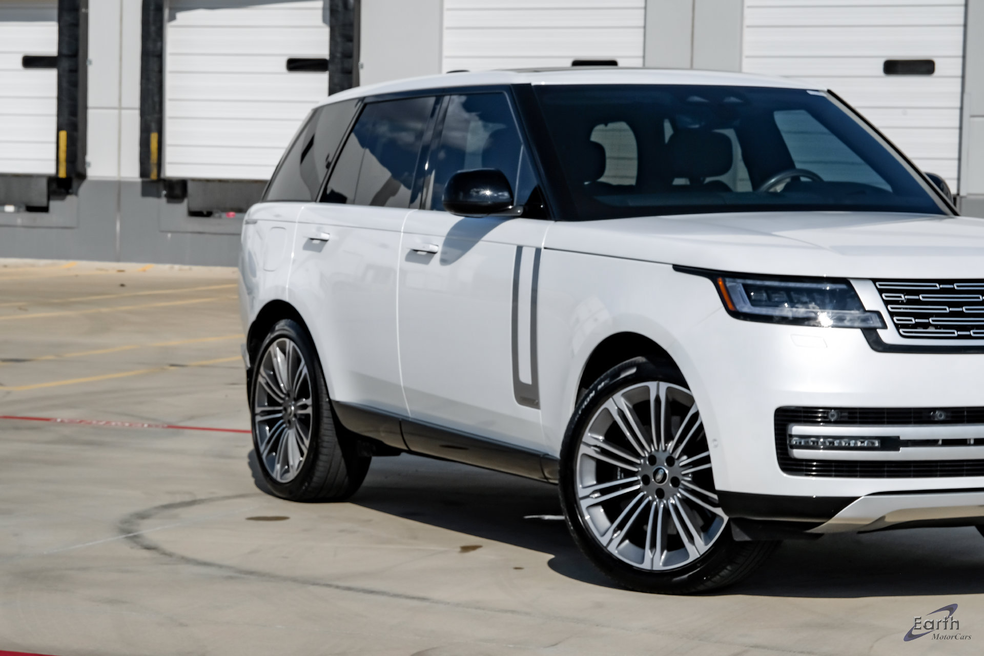 Used 2025 Land Rover Range Rover Autobiography AWD/4WD image 19