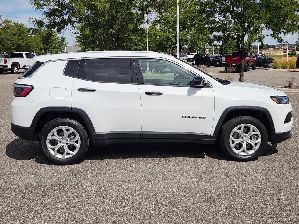 Used 2024 Jeep Compass Sport AWD/4WD image 36