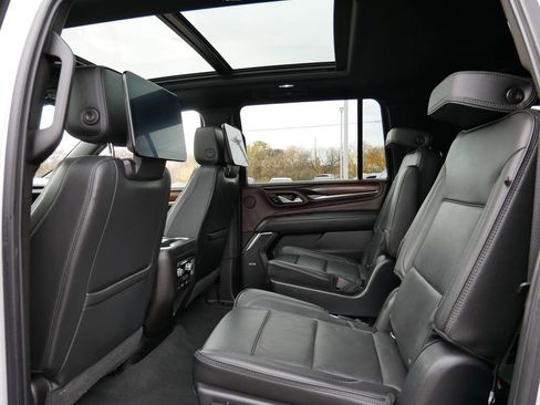 Used 2021 GMC Yukon XL Denali image 11