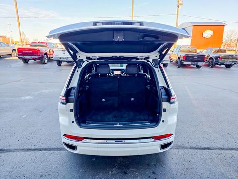 Used 2025 Jeep Grand Cherokee L Overland w/ Luxury Tech Group IV image 55