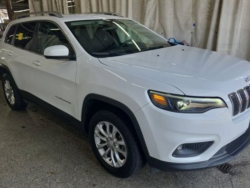 Used 2019 Jeep Cherokee Latitude w/ Popular Appearance Group AWD/4WD image 4