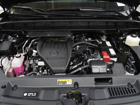 Used 2025 Toyota Highlander XSE AWD/4WD image 32