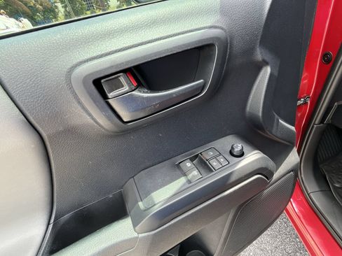 Used 2020 Toyota Tacoma SR RWD image 17