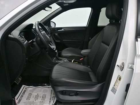 Certified 2022 Volkswagen Tiguan SE R-Line AWD/4WD image 9