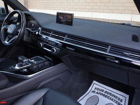 Used 2018 Audi Q7 3.0T Prestige AWD/4WD image 35