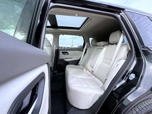 Used 2023 Nissan Rogue SL w/ SL Premium Package image 19