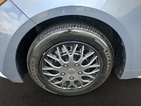 Used 2025 Toyota Corolla LE w/ Convenience Package FWD image 40