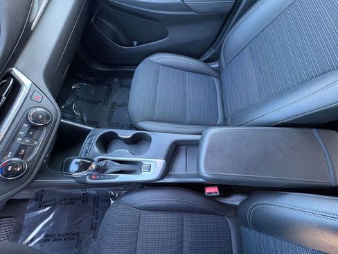 Used 2025 Buick Envista Preferred image 40