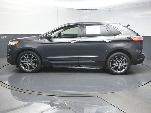 Used 2019 Ford Edge Titanium w/ Cold Weather Package image 5