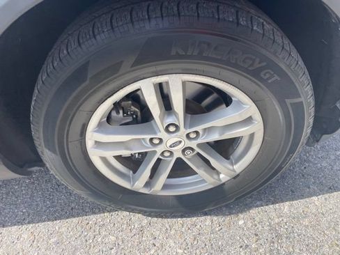 Used 2022 Ford Explorer XLT w/ Equipment Group 202A RWD image 7