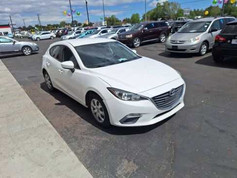 Used 2016 MAZDA MAZDA3 i Sport FWD image 10