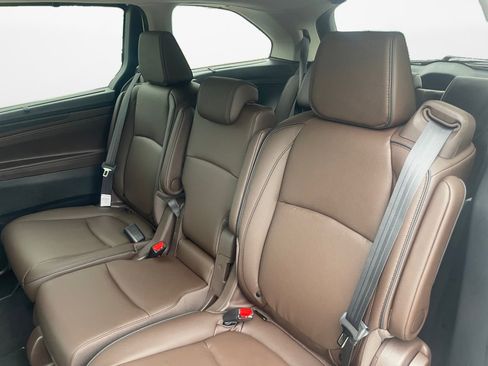 New 2026 Honda Odyssey Touring image 12