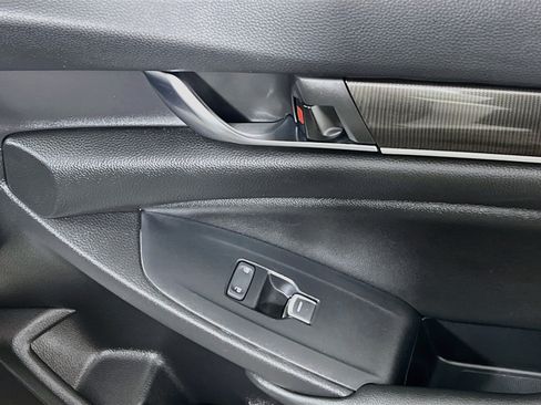 Used 2020 Honda Accord Sport image 32