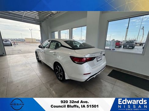 New 2025 Nissan Sentra SV w/ Trunk Package FWD image 8