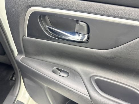 Used 2017 Nissan Altima 2.5 SV FWD image 44