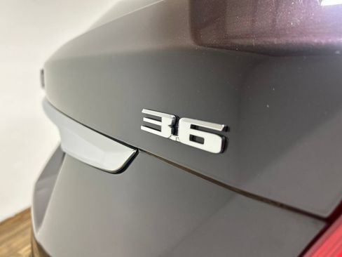 Used 2018 Cadillac XT5 Platinum AWD/4WD image 48