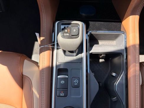 New 2026 Nissan Pathfinder Platinum AWD/4WD image 32