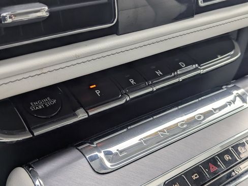 Used 2025 Lincoln Aviator AWD w/ Equipment Group 101A image 33