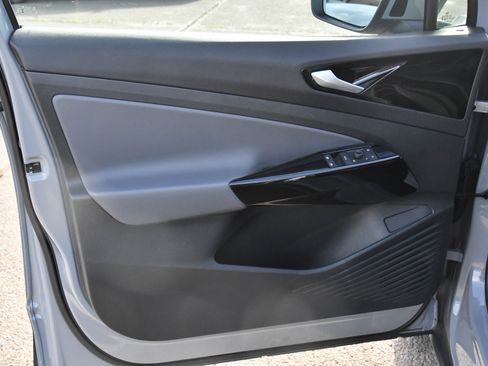 Used 2021 Volkswagen ID.4 Pro image 14