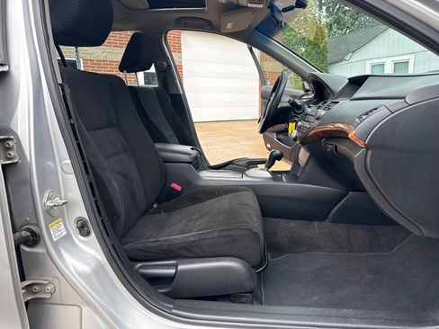 Used 2011 Honda Accord EX image 11