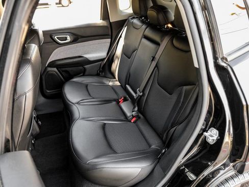 Used 2022 Jeep Compass Latitude image 48