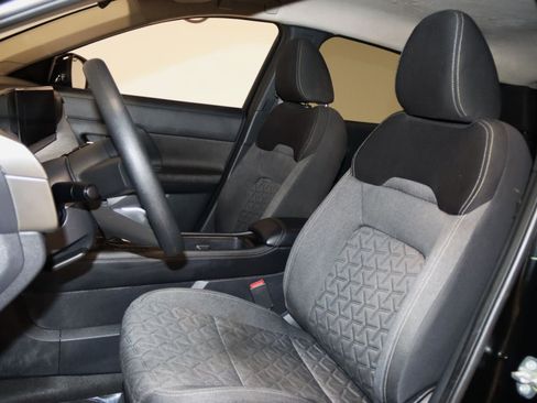 Used 2025 Nissan Kicks SV AWD/4WD image 30