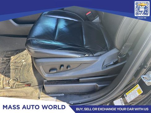 Used 2018 Chevrolet Suburban LT AWD/4WD image 7
