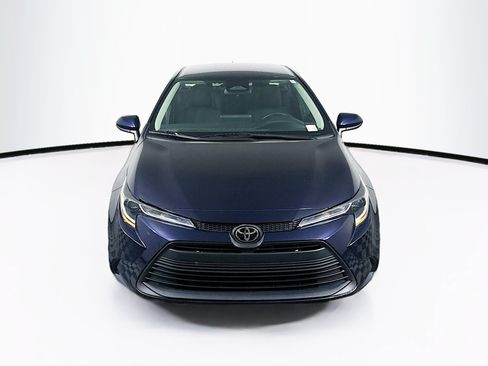 Used 2024 Toyota Corolla LE FWD image 2