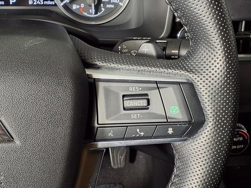 Used 2023 Mitsubishi Outlander SE image 27