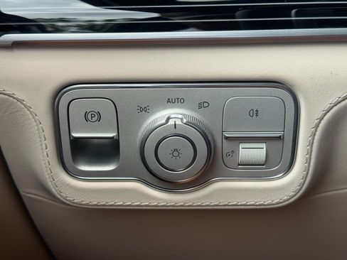 Used 2024 Mercedes-Benz GLS 63 AMG 4MATIC image 20