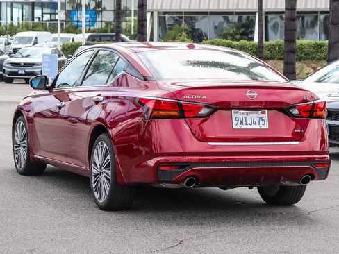 Used 2023 Nissan Altima 2.5 SL AWD/4WD image 12