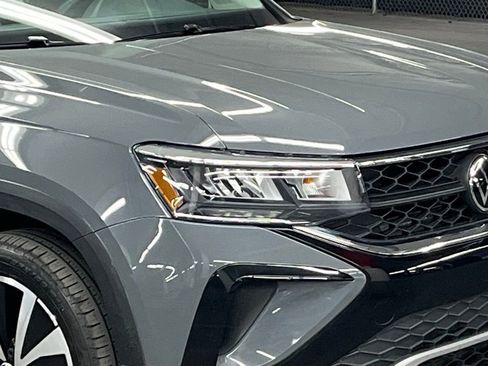 Certified 2022 Volkswagen Taos SE image 42