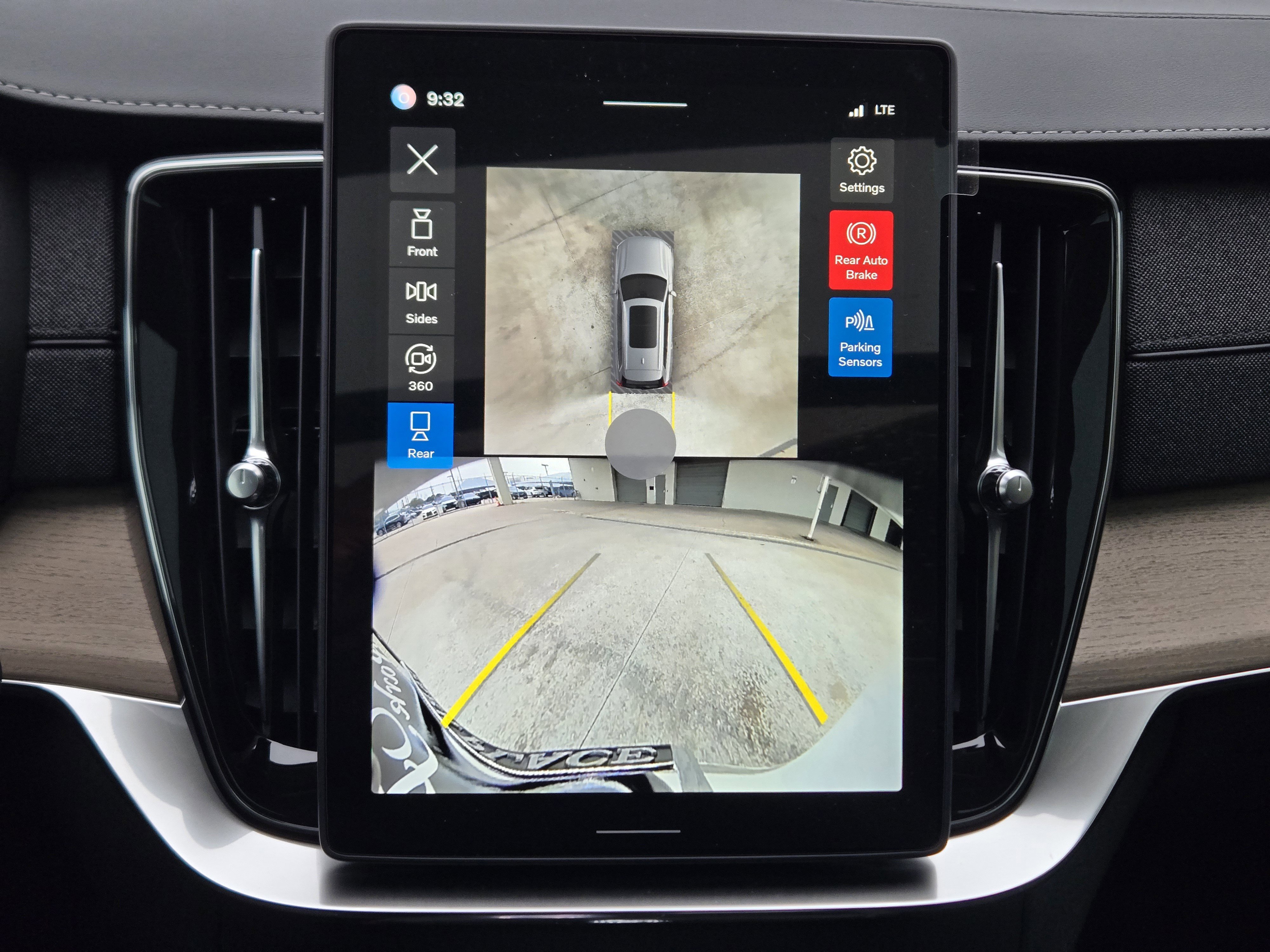 New 2026 Volvo XC90 T8 Plus w/ Protection Package Premier AWD/4WD image 15