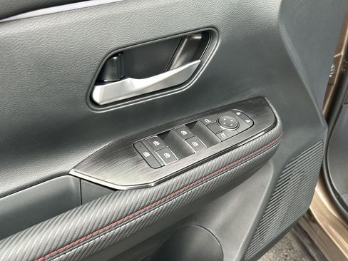 New 2026 Nissan Kicks SR w/ Cold Weather Package image 17