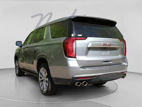 Used 2023 GMC Yukon Denali AWD/4WD image 5