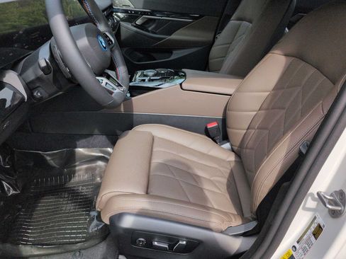 New 2026 BMW i5 M60 AWD/4WD image 17