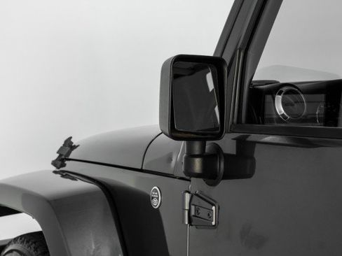 Used 2018 Jeep Wrangler Unlimited Sahara AWD/4WD image 35