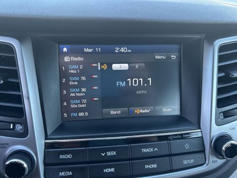 Used 2018 Hyundai Tucson SEL image 32