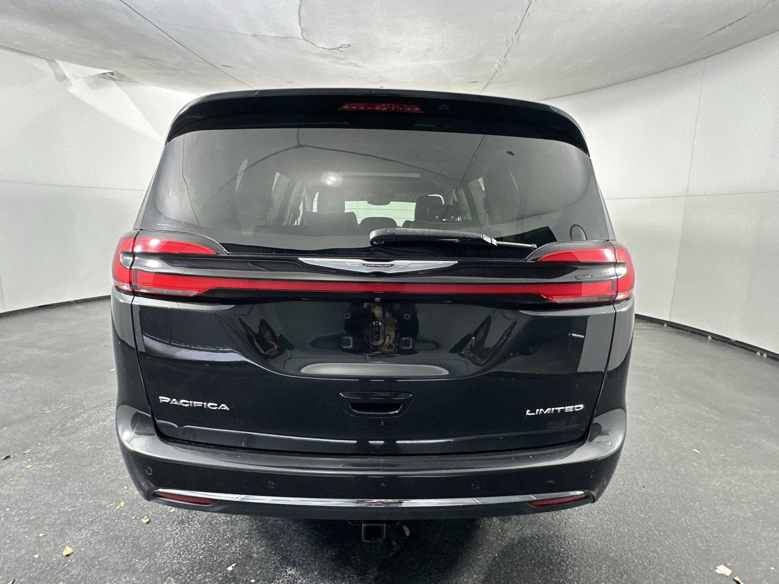 Used 2022 Chrysler Pacifica Limited FWD image 7