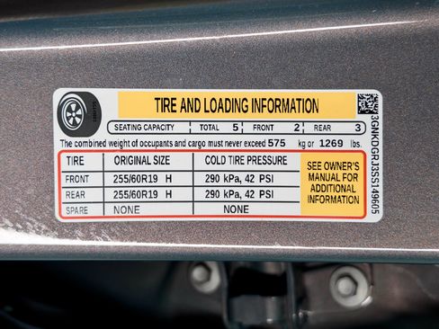 Used 2025 Chevrolet Blazer EV LT AWD/4WD image 30