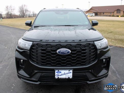 Used 2025 Ford Explorer ST-Line image 2