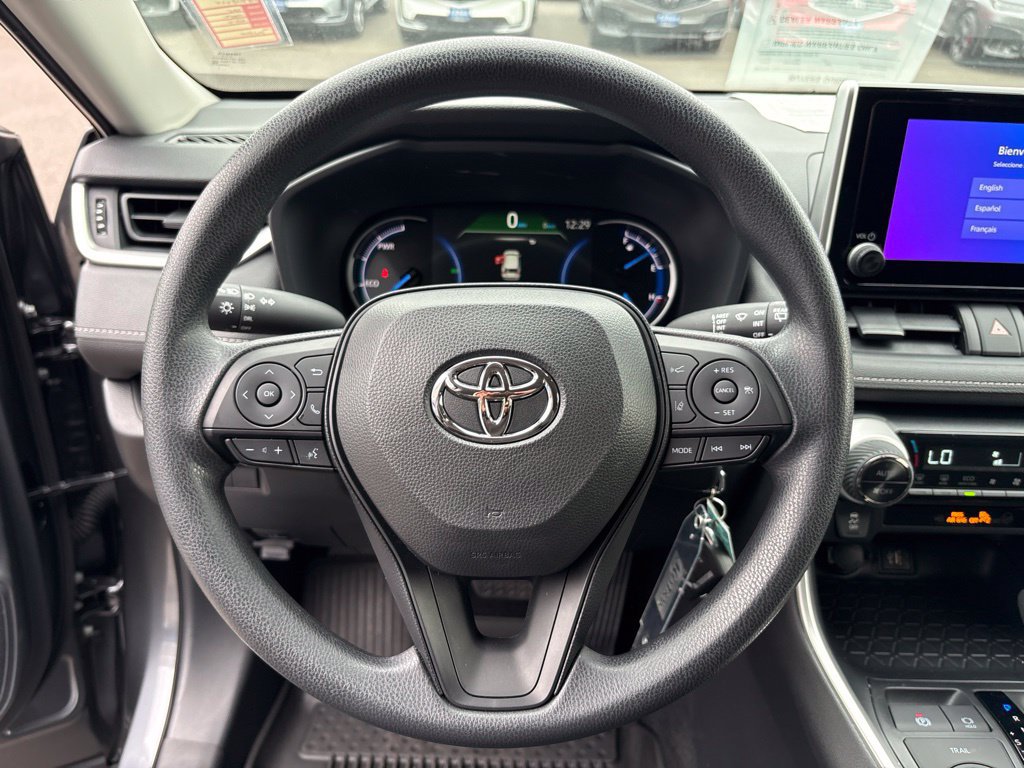 Used 2025 Toyota RAV4 LE AWD/4WD image 17