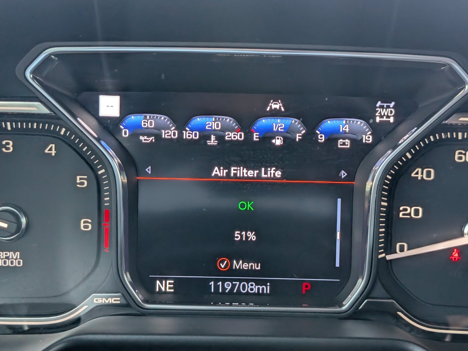 Used 2021 GMC Yukon XL AT4 w/ Rear Media and Nav Package AWD/4WD image 9