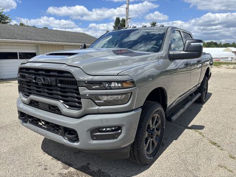 New 2026 RAM 2500 Tradesman AWD/4WD image 9