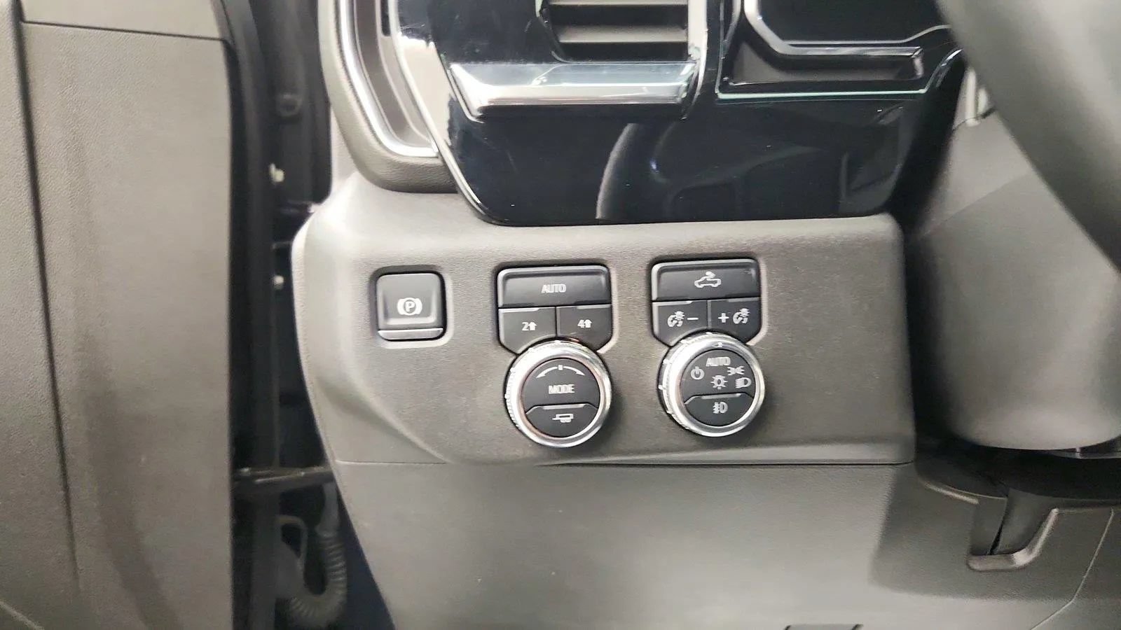 Used 2024 GMC Sierra 1500 Elevation AWD/4WD image 16
