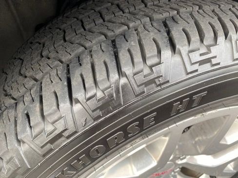 Used 2019 GMC Yukon SLE w/ SLE Value Package image 24