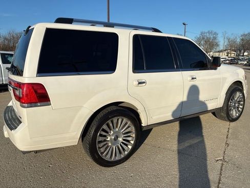 Used 2016 Lincoln Navigator Reserve image 12