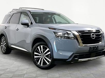 Used 2024 Nissan Pathfinder Platinum