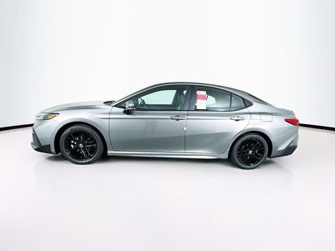 New 2026 Toyota Camry SE FWD image 5